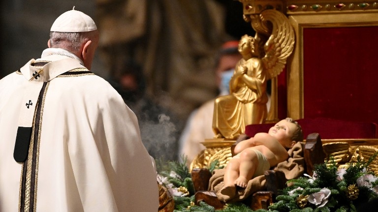 No Natal, renascer reconhecendo-se filho de Deus, exorta Papa