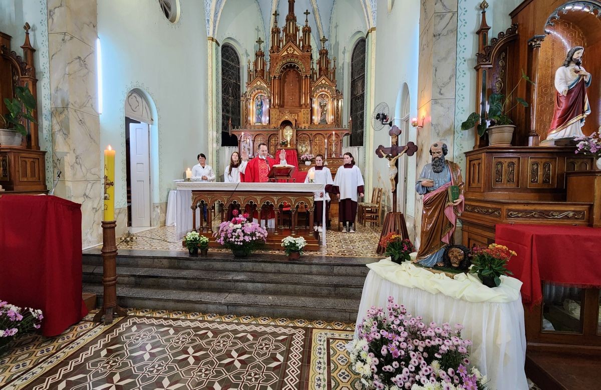 Foto de capa da notícia Paróquia de Marcorama celebra o seu padroeiro, São Marcos e os 75 anos da Igreja Matriz