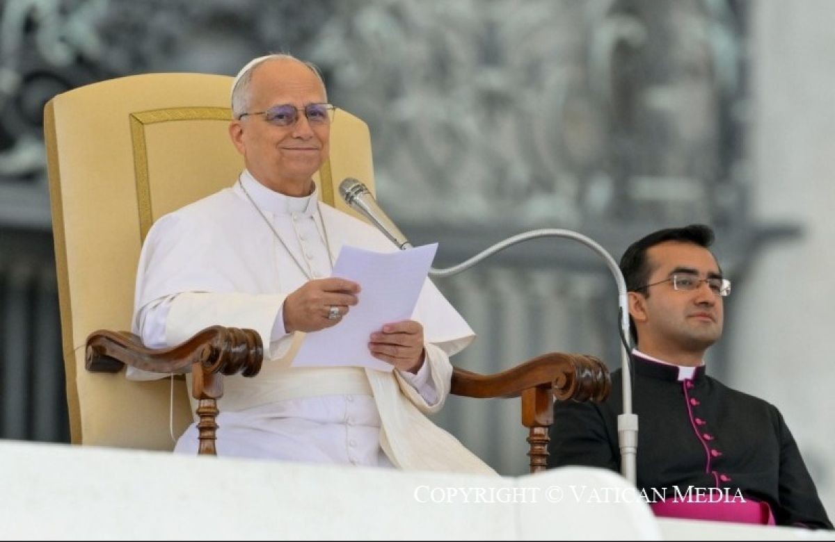 Foto de capa da notícia "Para onde aponta o Papa Leão XIV?" é o que pergunta o programa Razões da Fé desta semana