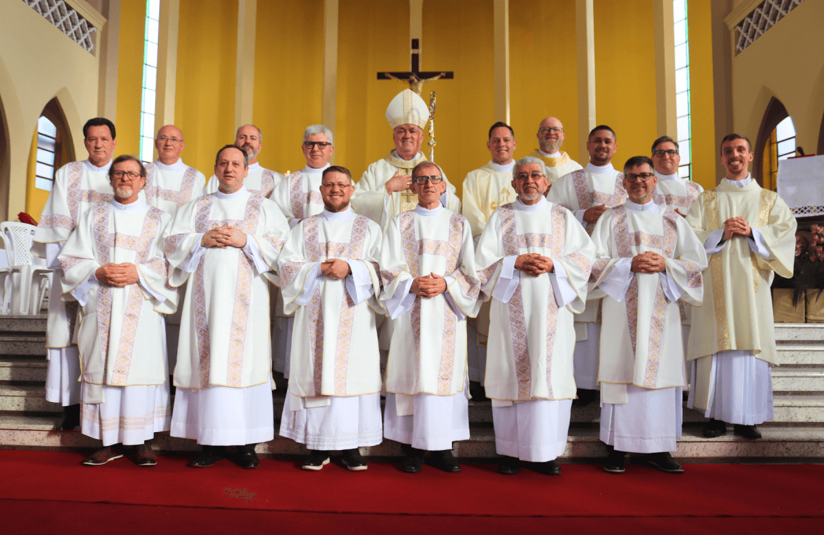 Foto de capa da notícia Diocese de Caxias do Sul ordena 12 diáconos permanentes para a Região Pastoral de Caxias do Sul