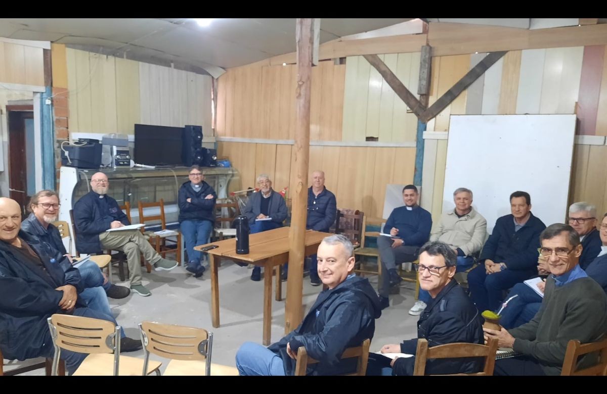 Foto de capa da notícia Diáconos permanentes da Diocese de Caxias do Sul realizam primeiro encontro do chamado "Corpo Diaconal" diocesano