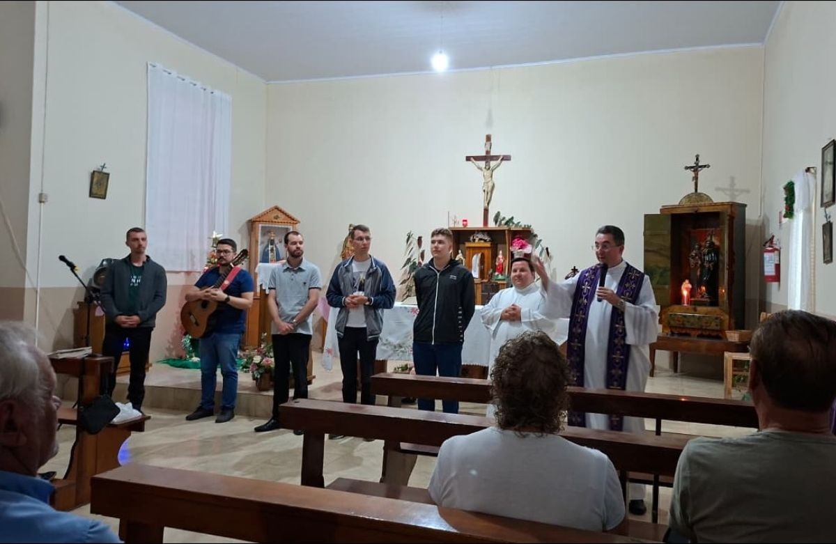 Foto de capa da notícia Seminaristas da Diocese de Caxias do Sul vivenciam semana missionária na Paróquia de Cazuza Ferreira