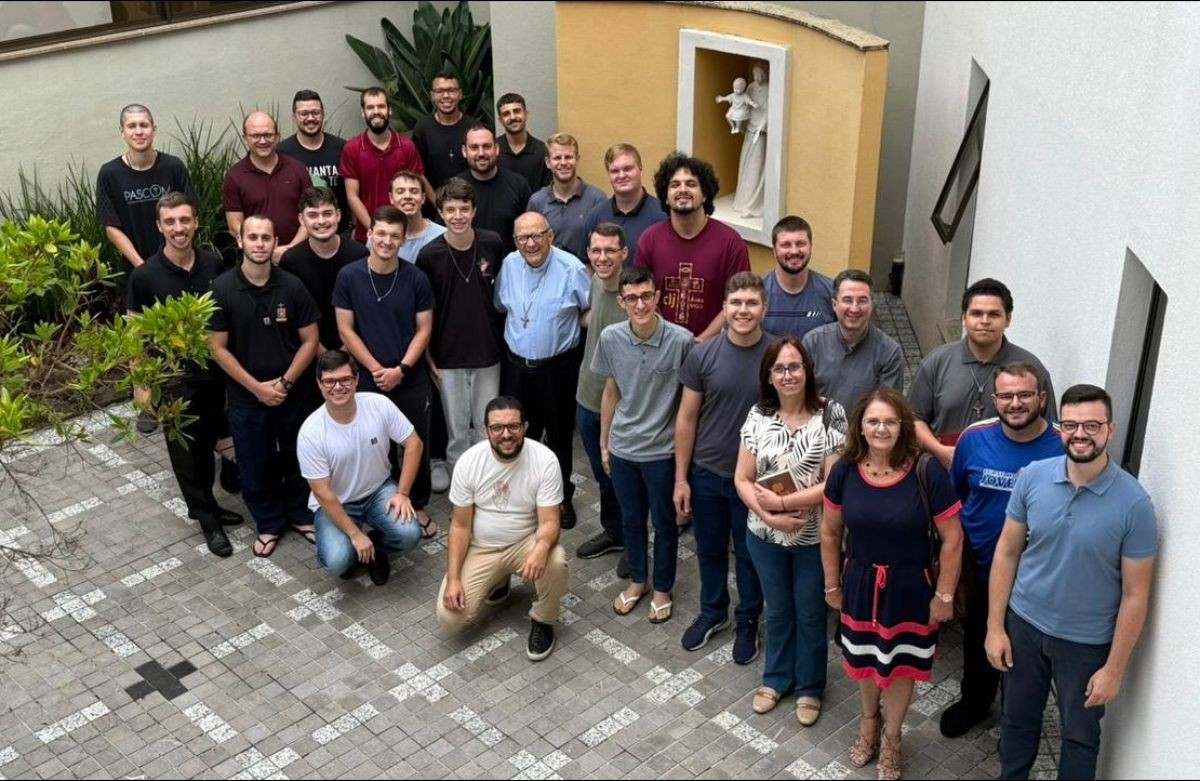 Foto de capa da notícia A Bíblia na História da Igreja: curso de início de ano dos seminaristas 2026 e formação do povo de Deus na Diocese de Caxias