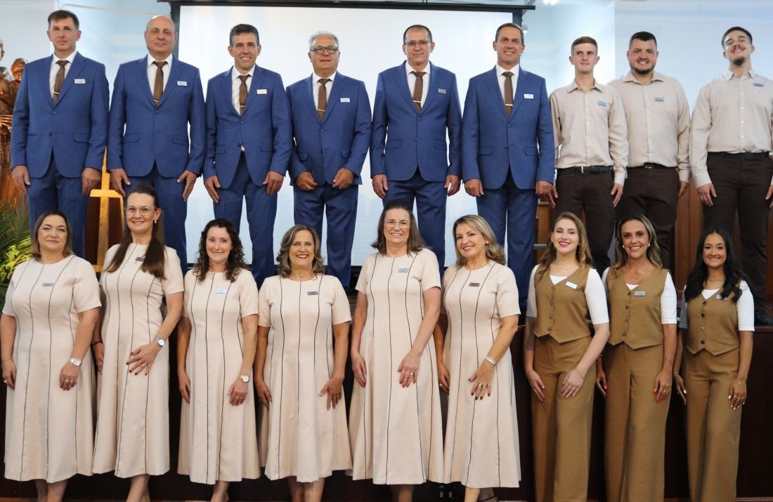 Foto de capa da notícia Entrega do Troféu Tonito e homenagens aos festeiros de 1976 e 2001 dão início à 148ª Festa de Santo Antônio, em Bento