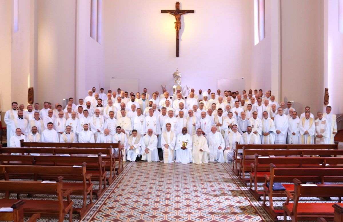 Foto de capa da notícia Padres que atuam na Diocese de Caxias do Sul se reúnem em Caravaggio para a Missa do Crisma