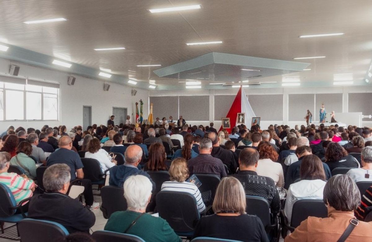 Foto de capa da notícia Centenas de fiéis participam da Festa da Misericórdia no Santuário de Caravaggio