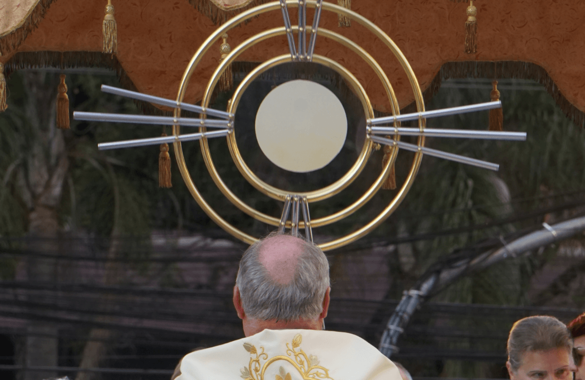 Foto de capa da notícia Celebração de Corpus Christi reúne mais de 8 mil fiéis no centro de Caxias do Sul