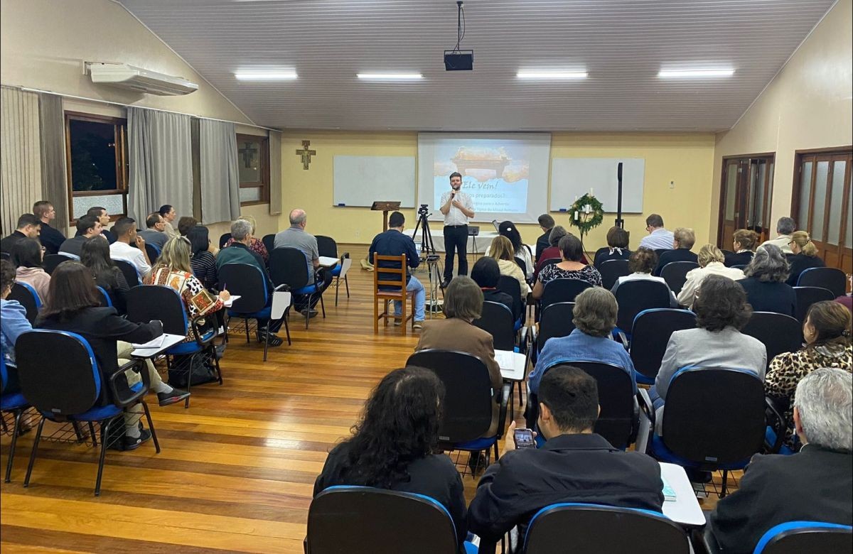 Foto de capa da notícia Comissão de Liturgia da Diocese de Caxias realiza momento formativo para o Advento a partir da nova edição do Missal