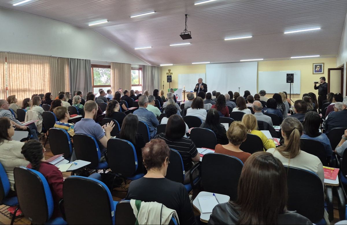 Foto de capa da notícia Diocese de Caxias do Sul dá início às aulas da Escola de Atualização Litúrgica 2025 com mais de 120 participantes