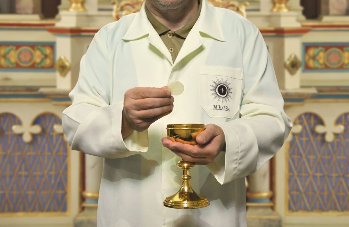 Foto de capa da notícia Diocese de Caxias do Sul prepara momentos formativos de atualização para Ministros da Comunhão