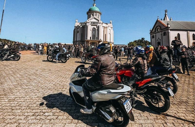 Foto de capa da notícia 47ª Romaria dos Motociclistas reúne multidão no Santuário de Caravaggio