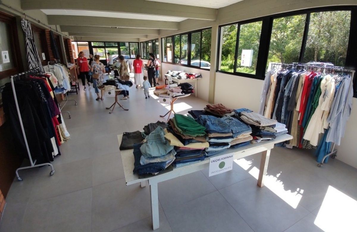 Foto de capa da notícia Cáritas da Diocese de Caxias do Sul promove Bazar Solidário neste sábado, 31 de maio, no Salão Paroquial de São Pelegrino