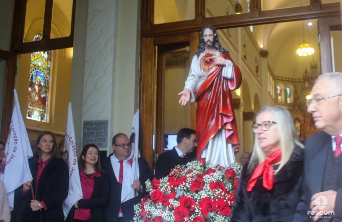 Foto de capa da notícia Paróquia Sagrado Coração de Jesus de Farroupilha celebrou festa do padroeiro