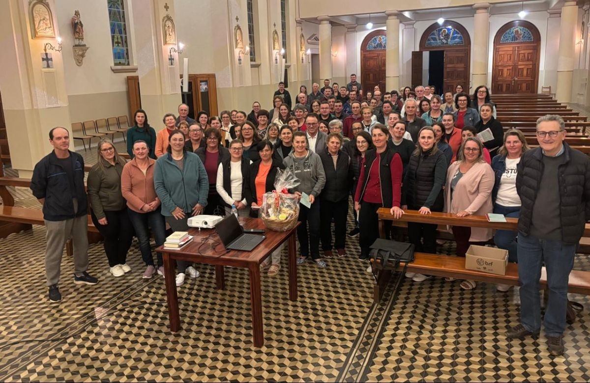 Foto de capa da notícia Paróquia de Nova Pádua reúne lideranças em momentos formativos sobre a liturgia