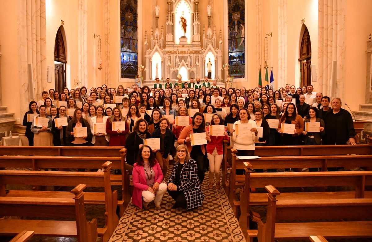 Foto de capa da notícia Região Pastoral de Garibaldi celebra Santa Missa de formatura da Escola Catequética 2024-2025