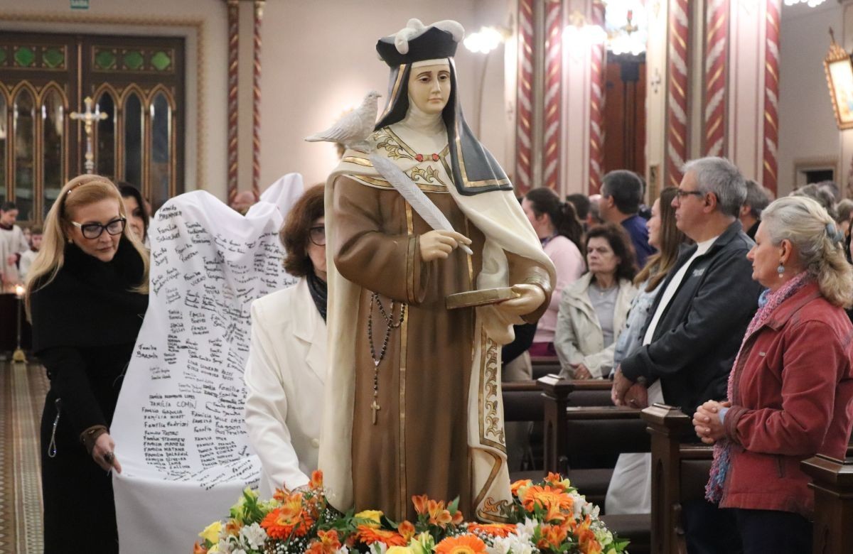 Foto de capa da notícia Formação, Missa e espetáculo musical abrem as comemorações a Santa Teresa D'Ávila em Caxias do Sul
