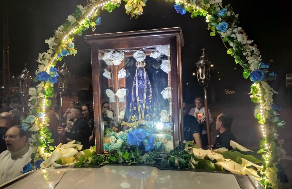 Foto de capa da notícia Procissão Luminosa marca a primeira noite da 84ª Romaria de Nossa Senhora Aparecida