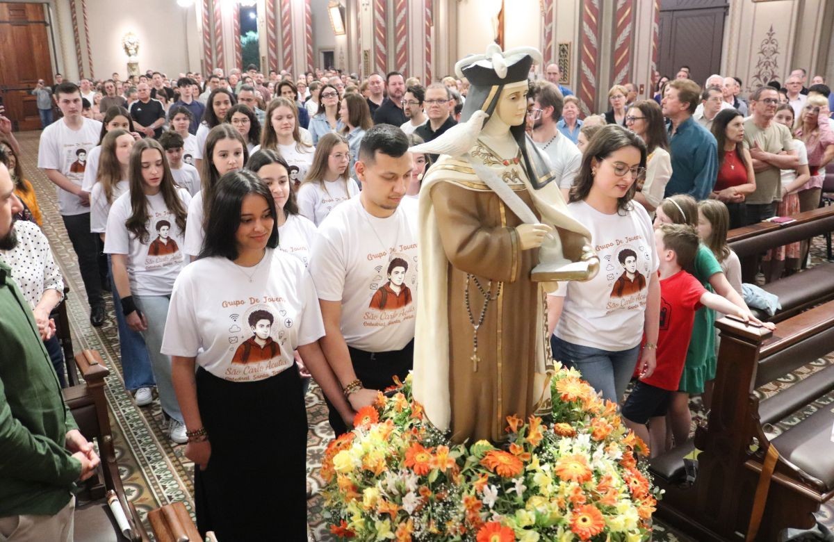 Foto de capa da notícia Evangelização da juventude, 150 anos da Imigração e 125 anos da dedicação são recordados em  Missa na Catedral de Caxias