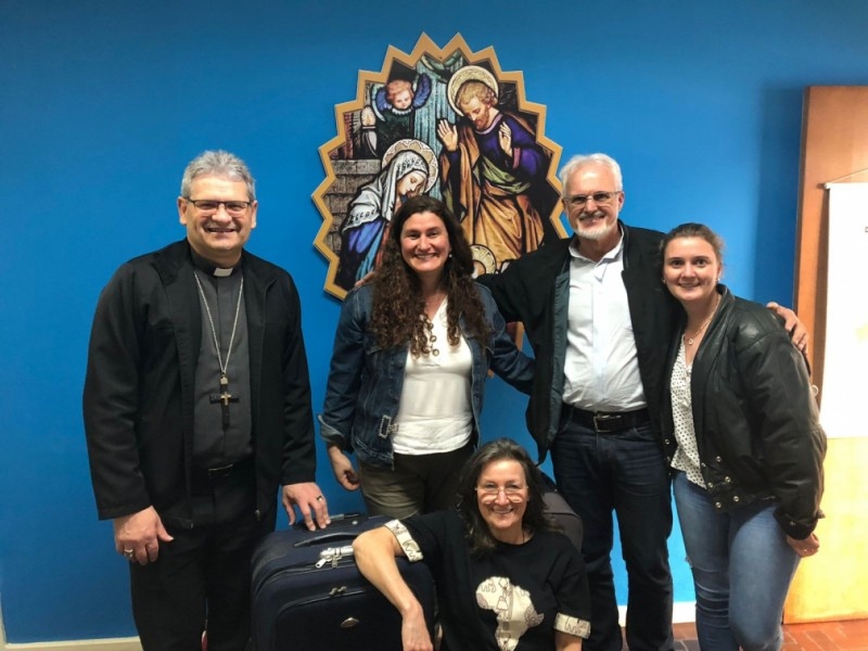 Padre Camilo Pauletti e Maria Bernardete Acadroli partem para Moçambique