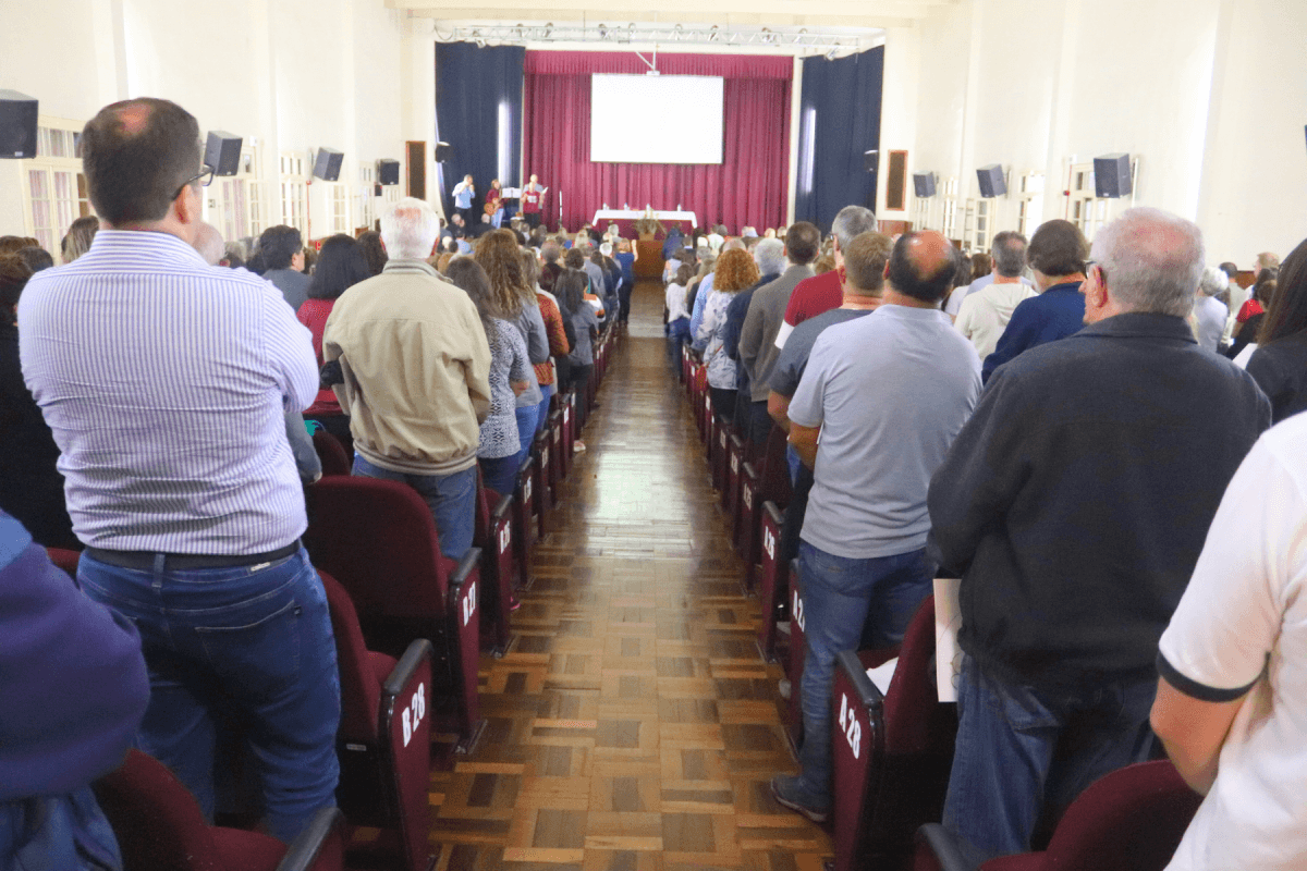 "A Missa vai mudar?" foi o tema que guiou a primeira noite da Semana Teológica da Diocese de Caxias do Sul