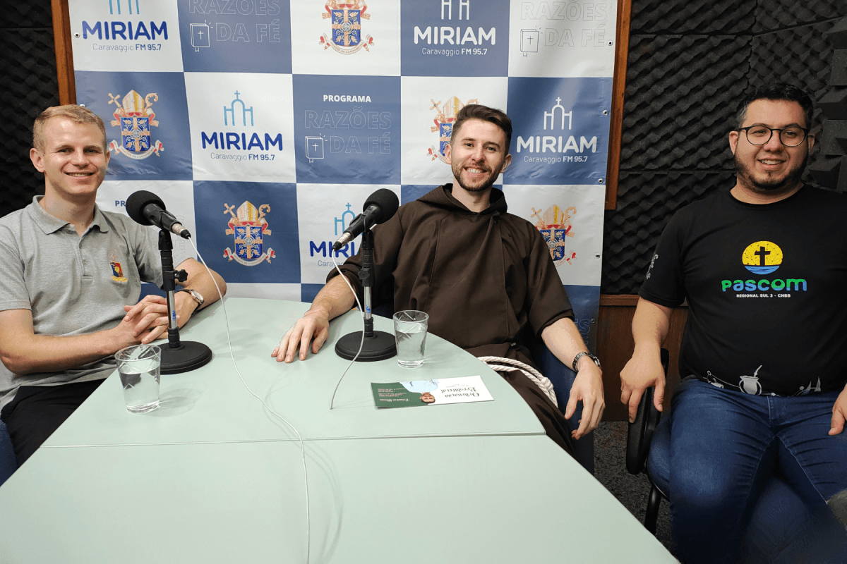 Programa Razões da Fé do Domingo de Páscoa conversa com dois jovens que irão receber o Sacramento da Ordem