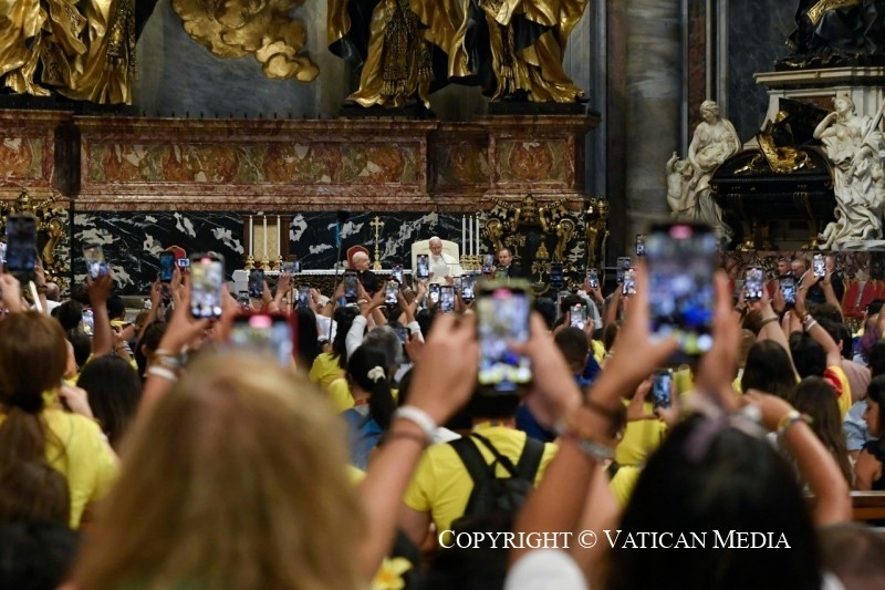 Programa Razões da Fé gravado em Roma aborda a presença da Igreja no ambiente digital, novo caminho de evangelização