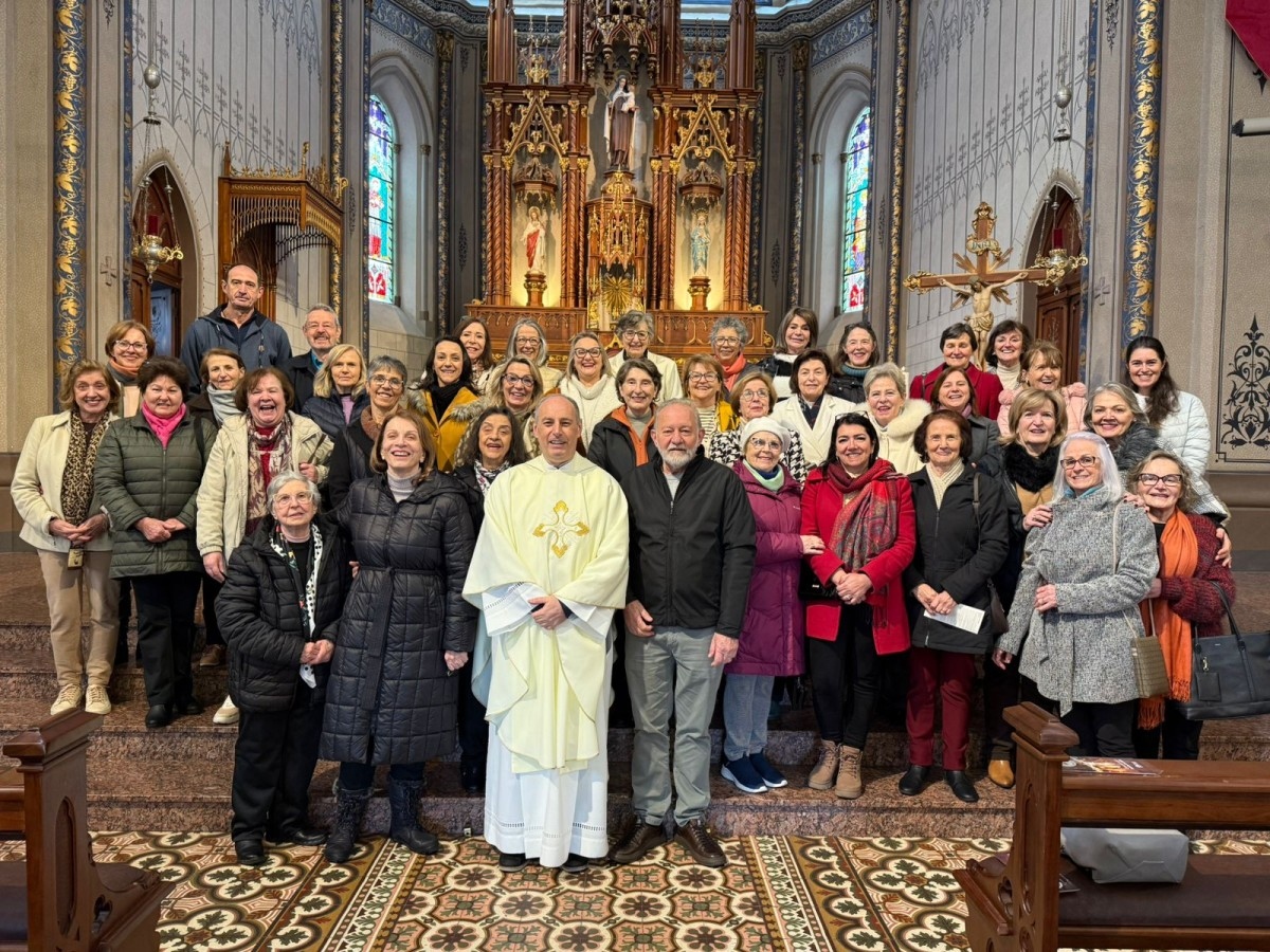 Casa Madre Teresa reúne voluntários em peregrinação do Jubileu da Esperança na Catedral de Caxias