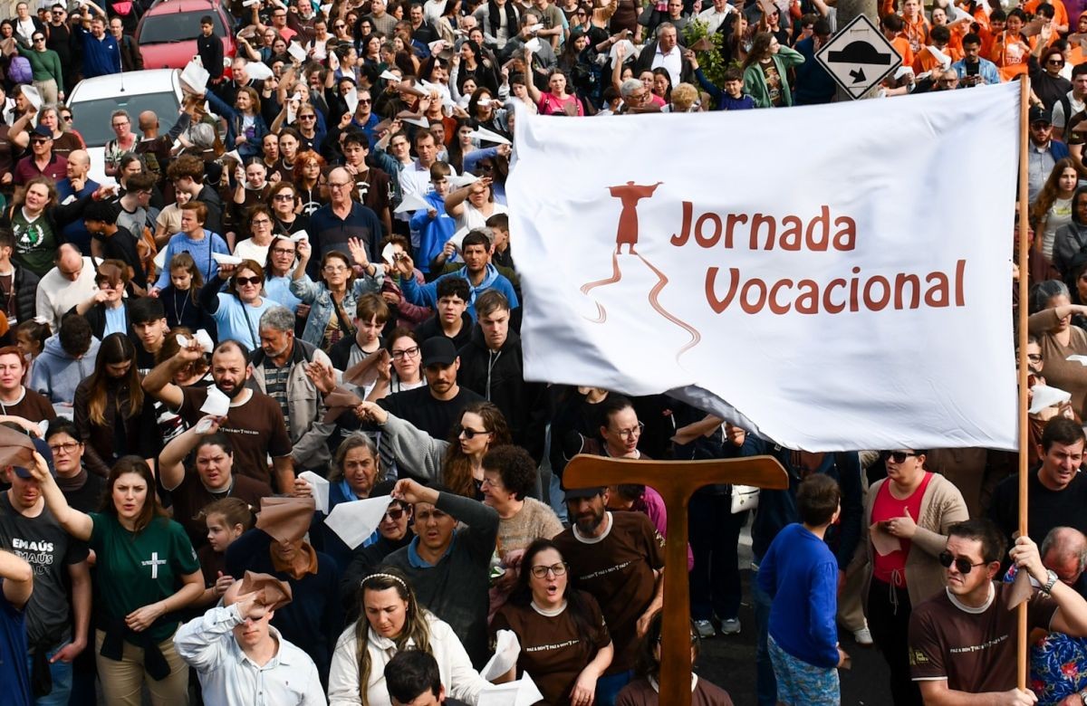Foto de capa da notícia 12ª Jornada Vocacional reúne missionários e caravanas e movimenta comunidade de Garibaldi