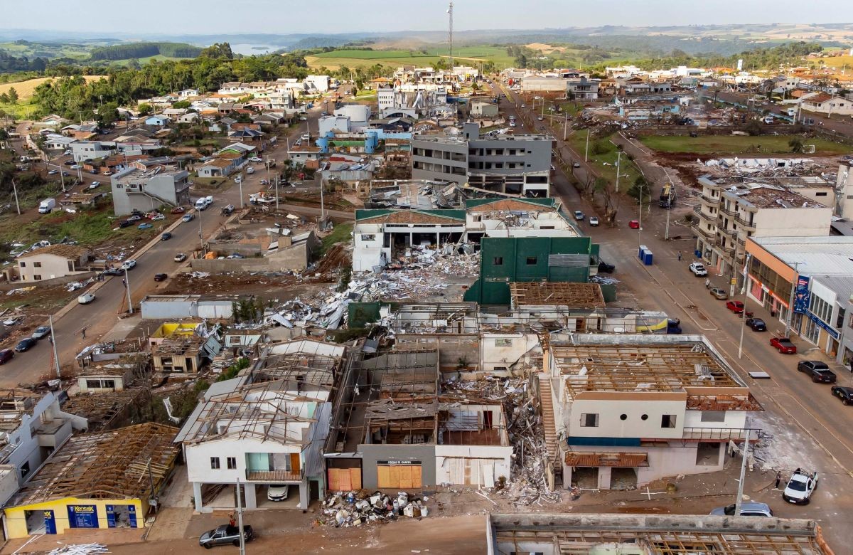 Foto de capa da notícia Em gesto concreto, Diocese de Caxias do Sul destina R$ 80 mil para ajudar vítimas de tornado no Paraná