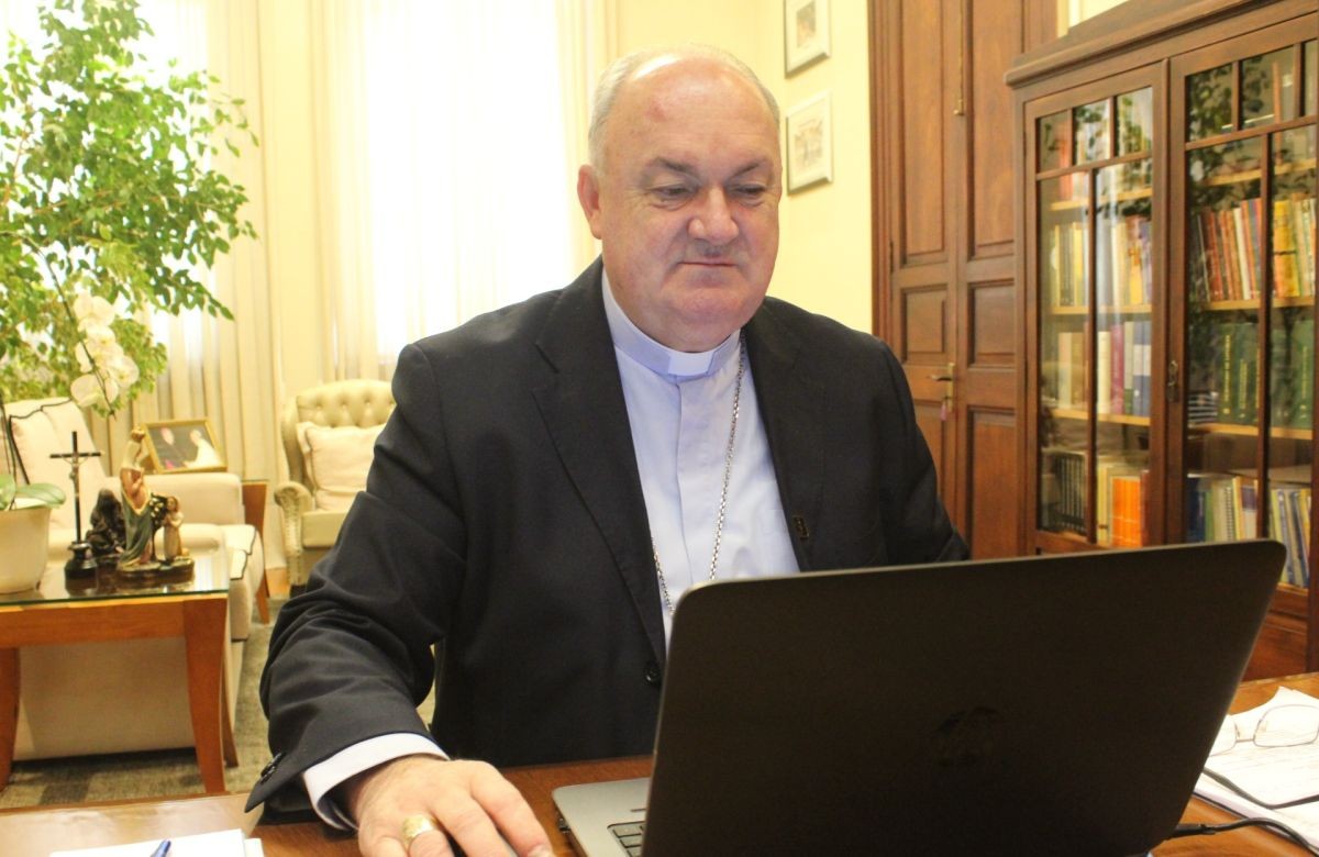 Foto de capa da notícia Dom José Gislon e Dom Alessandro Ruffinoni embarcam para participar da 62ª Assembleia Geral da CNBB, de 15 a 24 de abril