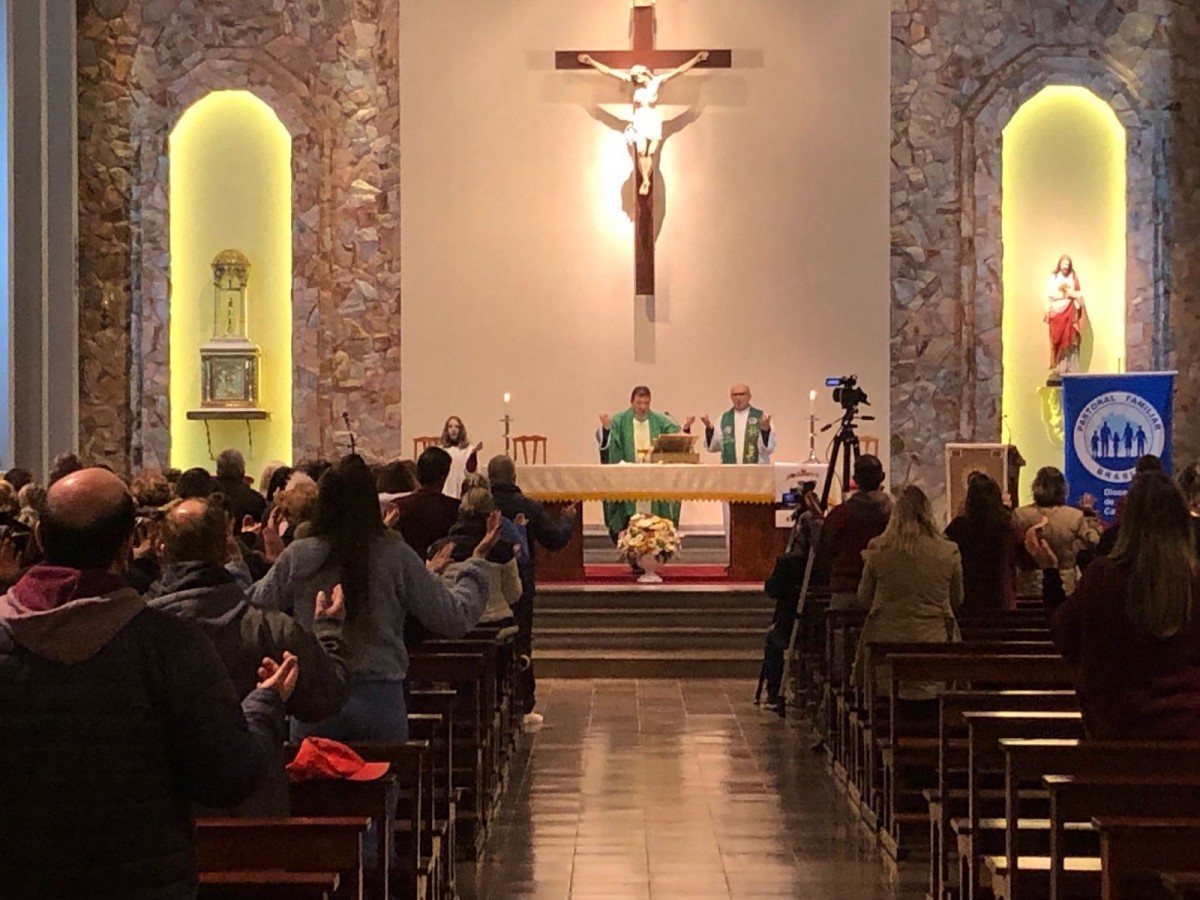 Missa em Caxias do Sul marca a abertura diocesana do X Encontro Mundial das Famílias