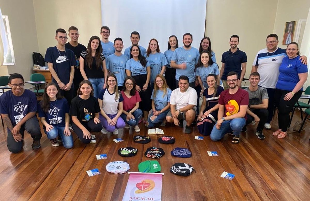 Foto de capa da notícia Reunião do Setor Juventude e ensaio da Via-Sacra reúnem grupos de jovens da Diocese de Caxias, no fim de semana