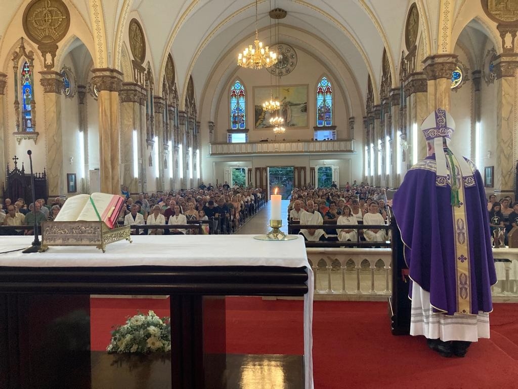 Com a igreja lotada de representantes de paróquias e cidades, Missa celebra os 10 anos do Vicariato de Nova Prata